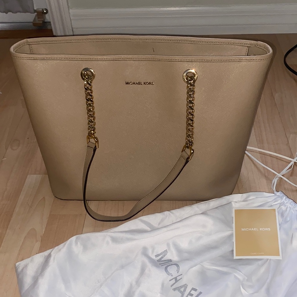 tan and gold michael kors tote bag